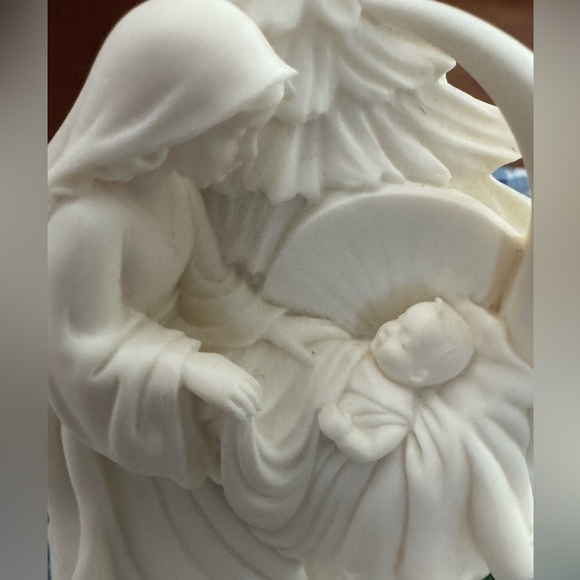 🍁Roman Millenial ‘Silent Night’ Collectible Figurine - Picture 2 of 6